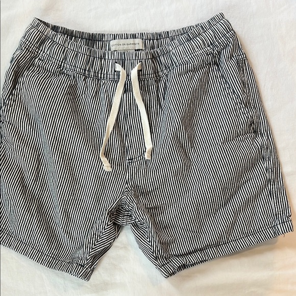 Cotton On Men’s Navy and White Striped Easy Shorts - Picture 1 of 6